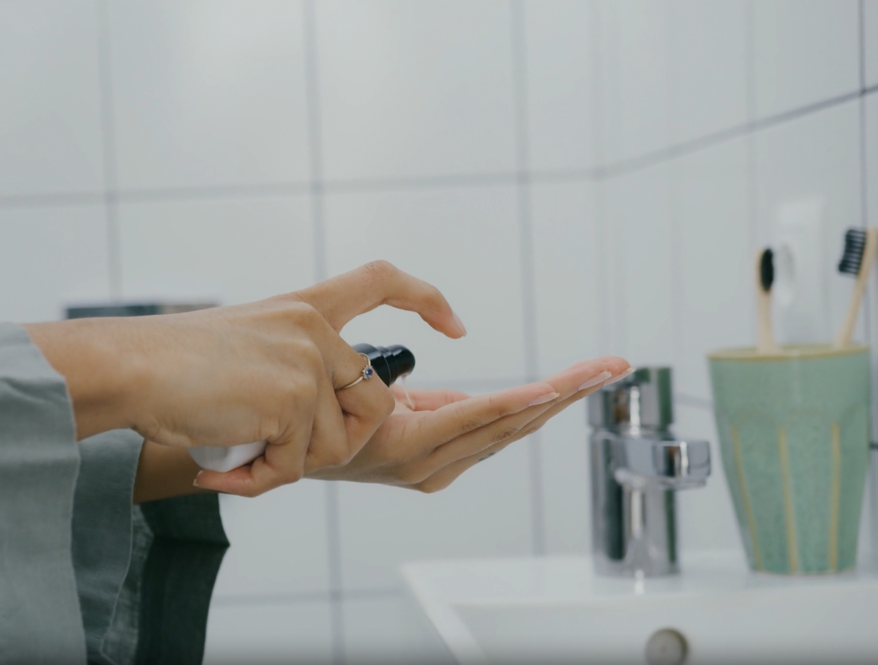 The Right Order to Apply Skincare Products: A Step-by-Step Guide